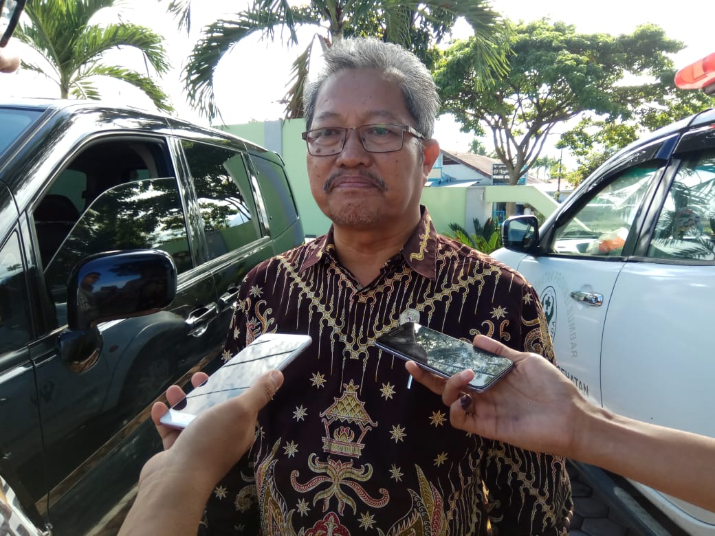 Ketua KPU Kota Padang, M Sawati